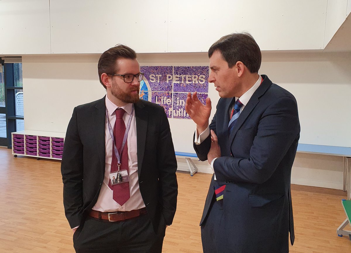 JohnGlenUK's tweet photo. Brilliant morning at St Peter's CE Primary Academy in Salisbury. Great to talk to the school's politics society and take questions from a larger group of pupils. @DSATStPeter @thedsat https://t.co/7c3OWhXDH2