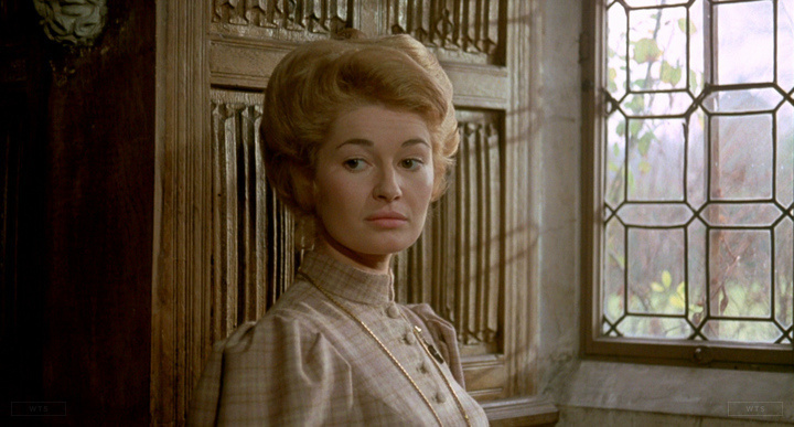 Happy Birthday to Stephanie Beacham who\s now 73 years old. Do you remember this movie? 5 min to answer! 