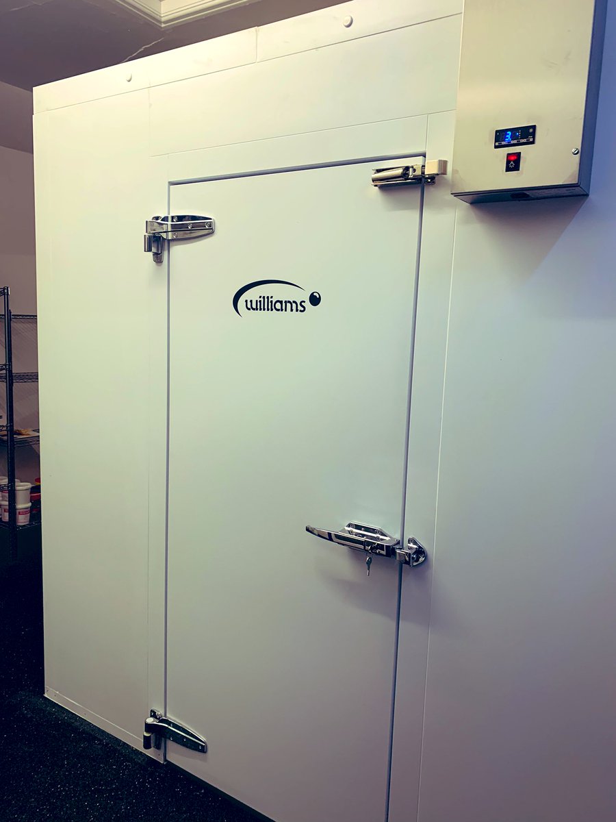 Prois6's tweet image. Fully stocked new Coldroom from @WilliamsRef for a busy weekend service @FarlamHall , huge difference to the room with lovely charcoal flooring carried out by Contract Flooring Cumbria. Get down to Sample the fantastic food by Chef Steven Pott!