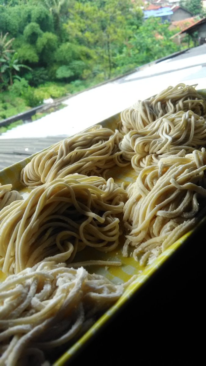 chrisnaaditya's tweet photo. Mie, mie apa yg haram?

Jawabannya : mie ras .. https://t.co/L92hOXTKAg