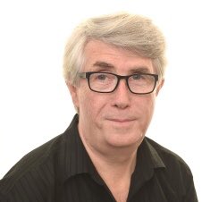 ELHTComms's tweet photo. Today our wonderful #CommsSteve is retiring! He's been one of the #ELHTCommsHeroes for almost six years, and today concludes a comms career spanning 15 years! ✨

Steve, as you hang up your #CommsHero cape, we wish you all the best and we're so grateful for your hard work! https://t.co/OIUPmIHUU7