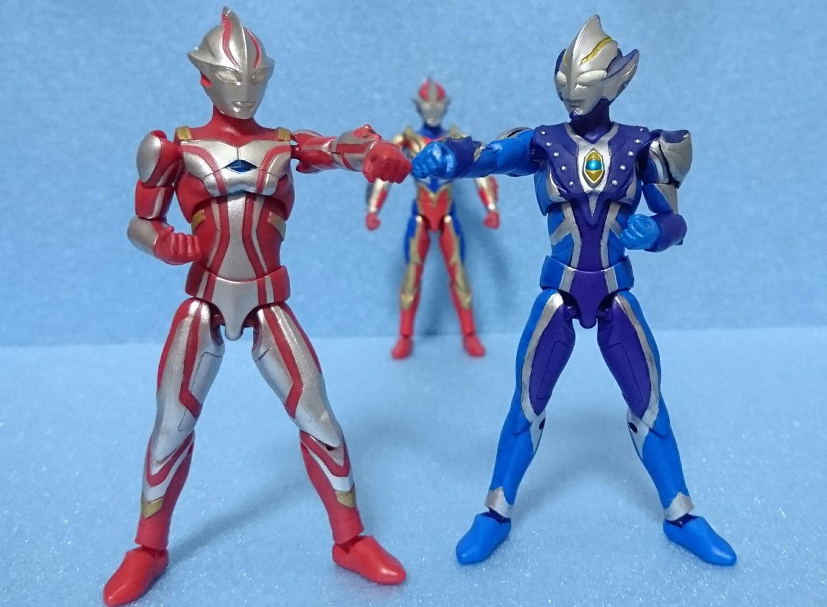 フクマン おや メビウスとヒカリの様子が ウルトラフィギュア改造同好会 塗装乾燥待ち ウルトラマンメビウス ウルトラマンヒカリ