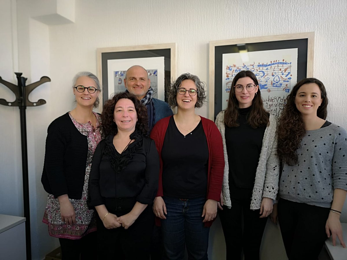 InferFisioUIB's tweet photo. Nou equip deganat d la Facultat d'Infermeria i Fisioteràpia.
- Cristina Moreno, degana
- Rosamaría Alberdi, vicedegana
- Andreu Bover, vicedegà i cap d'estudis d'Infermeria
- Juan Carlos Fernández, vicedegà i cap d'estudis de Fisioteràpia
- Olga Velasco, secretària d la Facultat https://t.co/tG3l7Q6SuJ