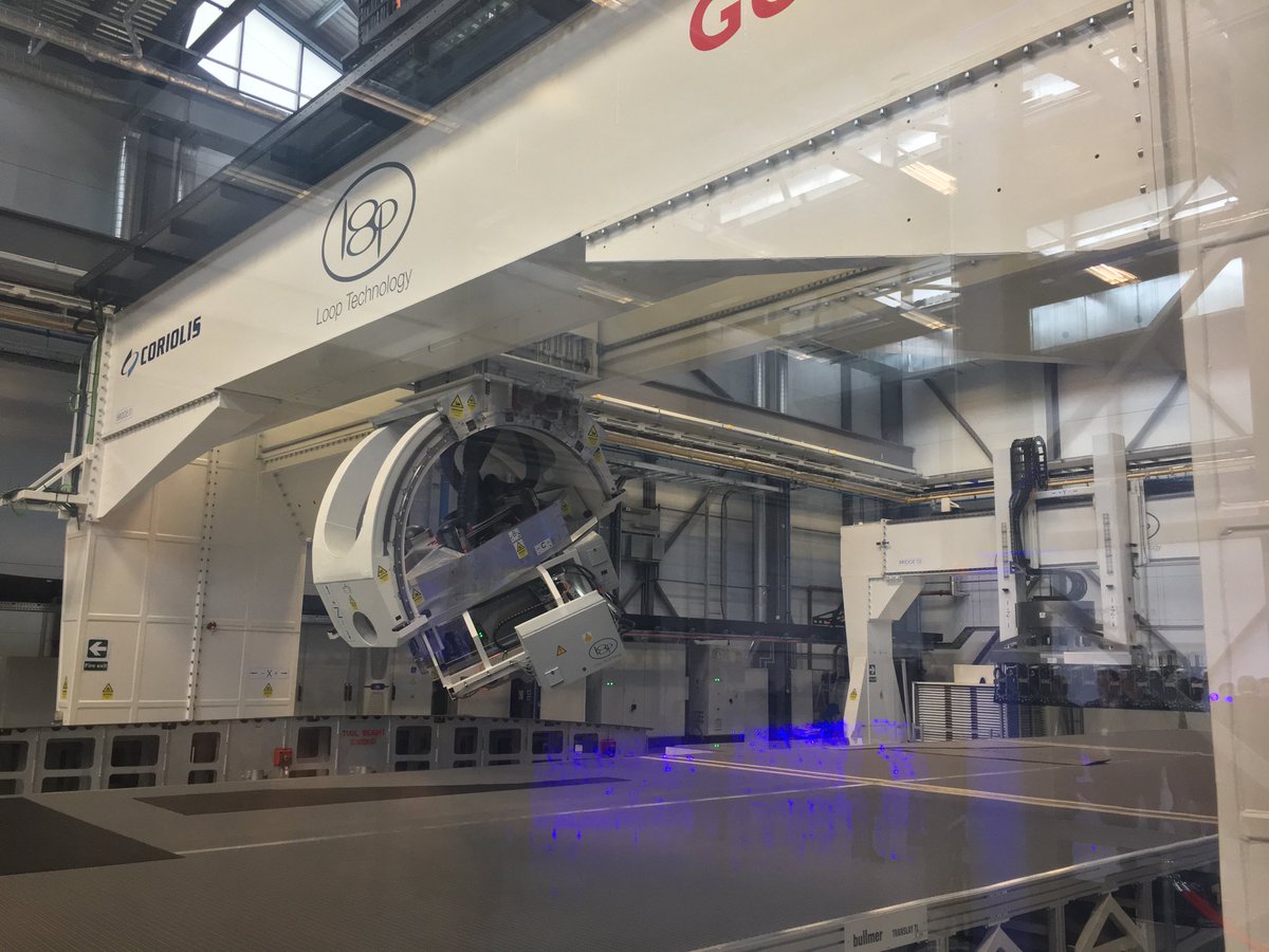 UKAeroInstitute's tweet photo. From beauty to... the beast. This machine handles net shape fabric deposition at astonishing scale: it will be possible to produce an entire wing skin &amp; timescale reduced from weeks to a single shift. Involves UK SME @Loop_Technology. Funded through the #ATIprogramme #NCCiCap https://t.co/lnaeYLkwxS