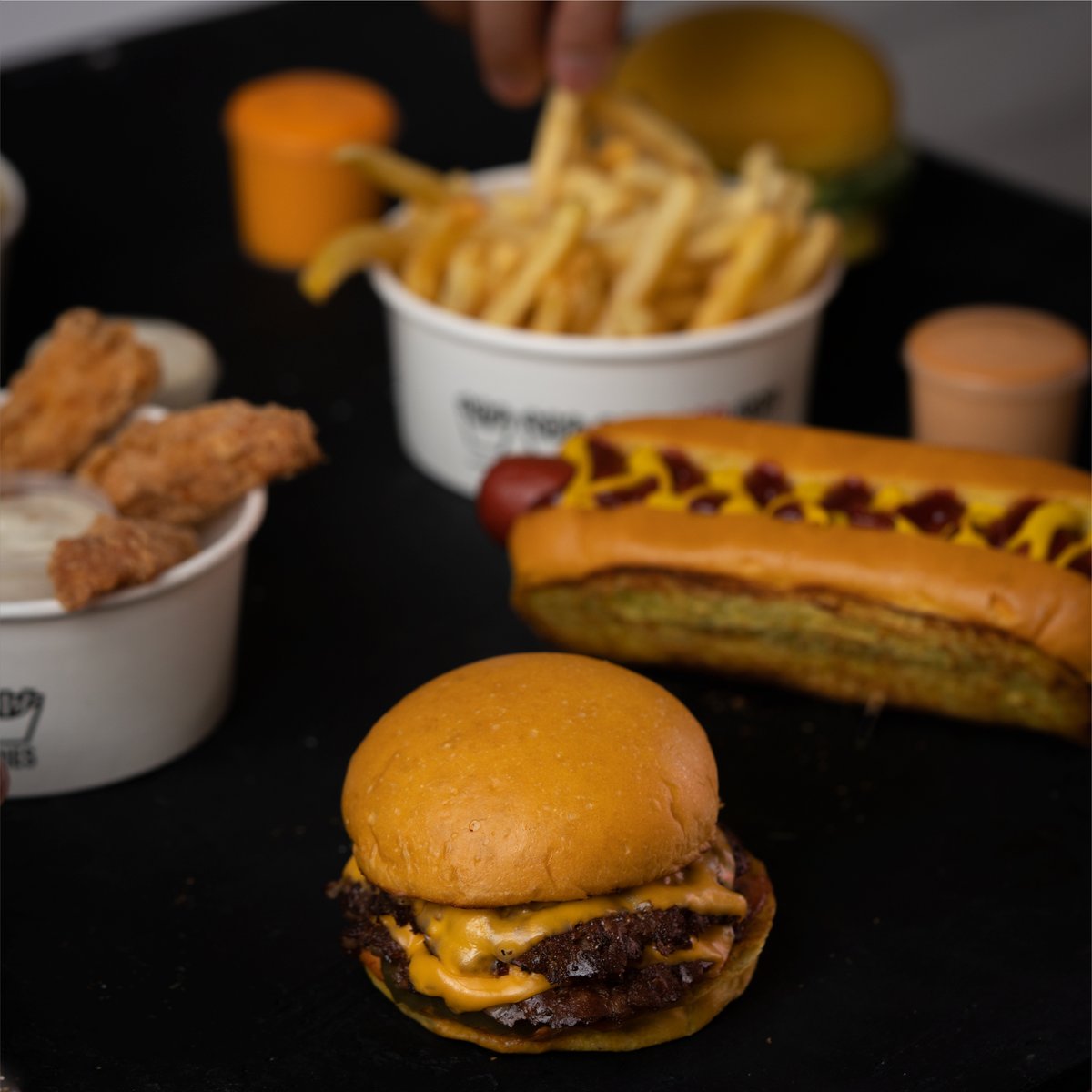 wow_burger_SA_'s tweet photo. إذا كنتوا جوعانين تطلبون المنيو كله 🤤؟ 
.
.

#لحم #برجر #برقر #برجرالرياض #برقرالرياض #فاستفود #سلايدر #مطاعم_الرياض #واو #لذيذ #اماكن_الرياض #الرياض #burger #fast_food #riyadh_Resturant #good #wow #mine_burger https://t.co/AFaH4eTAyq