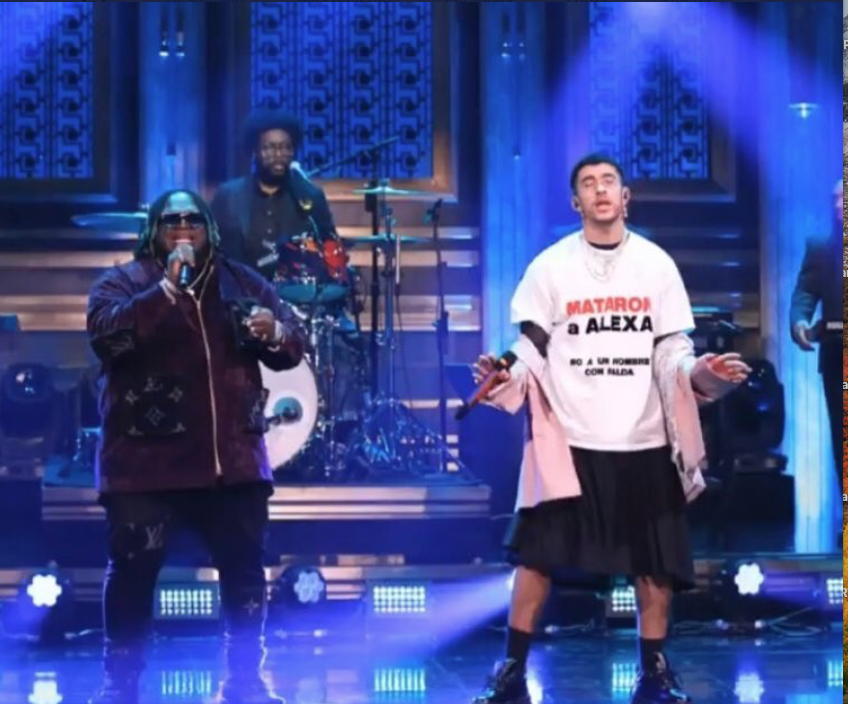 Karencontt's tweet photo. Los cantantes generando conciencia:
1 J Balvin con los accidentes por conducir y hablar por cel.
2 Bad Bunny en la lucha por los derechos de la comunidad trans como los asesinan y nadie hace nada.
3 René demostrando que la vida no es perfecta y que todos tenemos bajones. https://t.co/YdMXTkBUfh