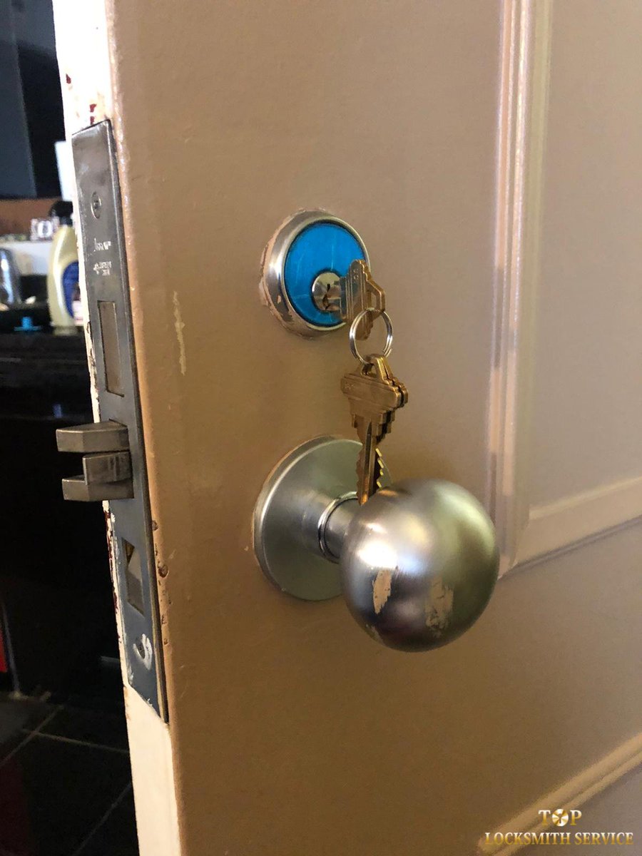TopLocksmithMD's tweet image. Top Locksmith Service in Rockville, Maryland provide 24/7 professional mobile locksmith support. toplocksmithservice.com/rockville-lock… #Rockville #RockvilleMD #MarylandLocksmith #RockvilleMDLocksmith #LocksmithinRockvilleMD #LockInstallationInMD #MarylandLockRepair #BestLocksmithNearMe