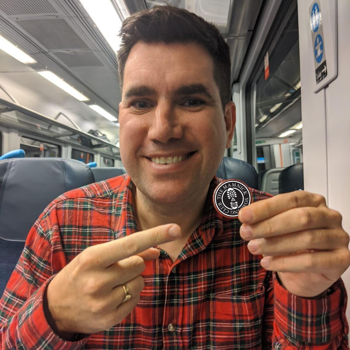 📣Big Announcement📣

Everyone who RT’s this tweet of <a href="/RichardBurgon/">Richard Burgon MP</a> showing support for the Yompin’ campaign will now get a free BADGE! 🤩

Thanks for your support Richard! #yorkshiretea #yompshire