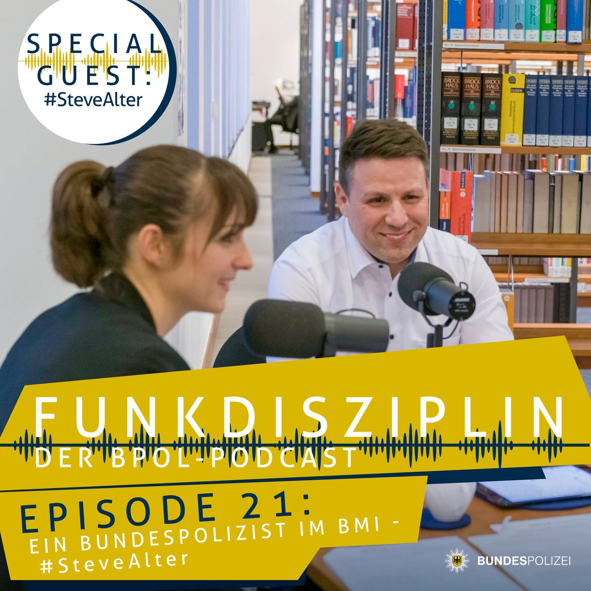 bpol_pir's tweet photo. Eine neue Folge FUNKDISZIPLIN ist online-
diesmal mit #SteveAlter, dem Sprecher des Innenministers, der selbst Bundespolizist ist. Wenn ihr wissen wollt, was ein Bundespolizist im @BMI_Bund
macht, dann hört unbedingt rein.
👇🏻
https://t.co/A7id7ZTWhz https://t.co/ondfJhFO10