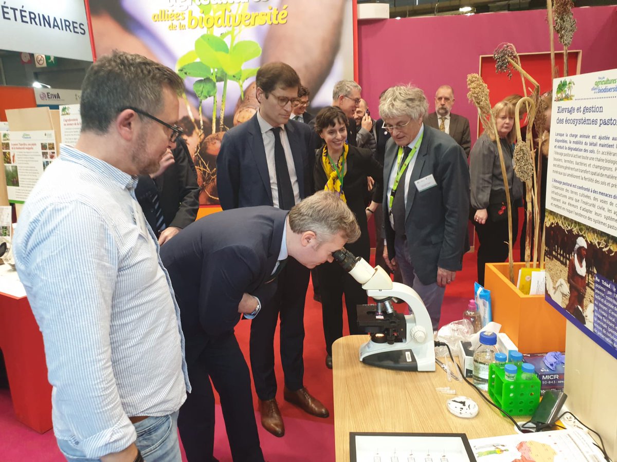 InterTryp's tweet photo. Le stand Cirad-AFD animĂ© par David Berthier (#Intertryp) au Salon International de lâAgriculture Ă Paris (22 fĂ©v-1er mars 2020) a entre autres, reçu la visite du PDG du #Cirad Michel Eddi et le SecrĂ©taire d'Ătat aux Affaires Ă©trangĂšres Jean-Baptiste Lemoyne. https://t.co/ONBAG7FgWK