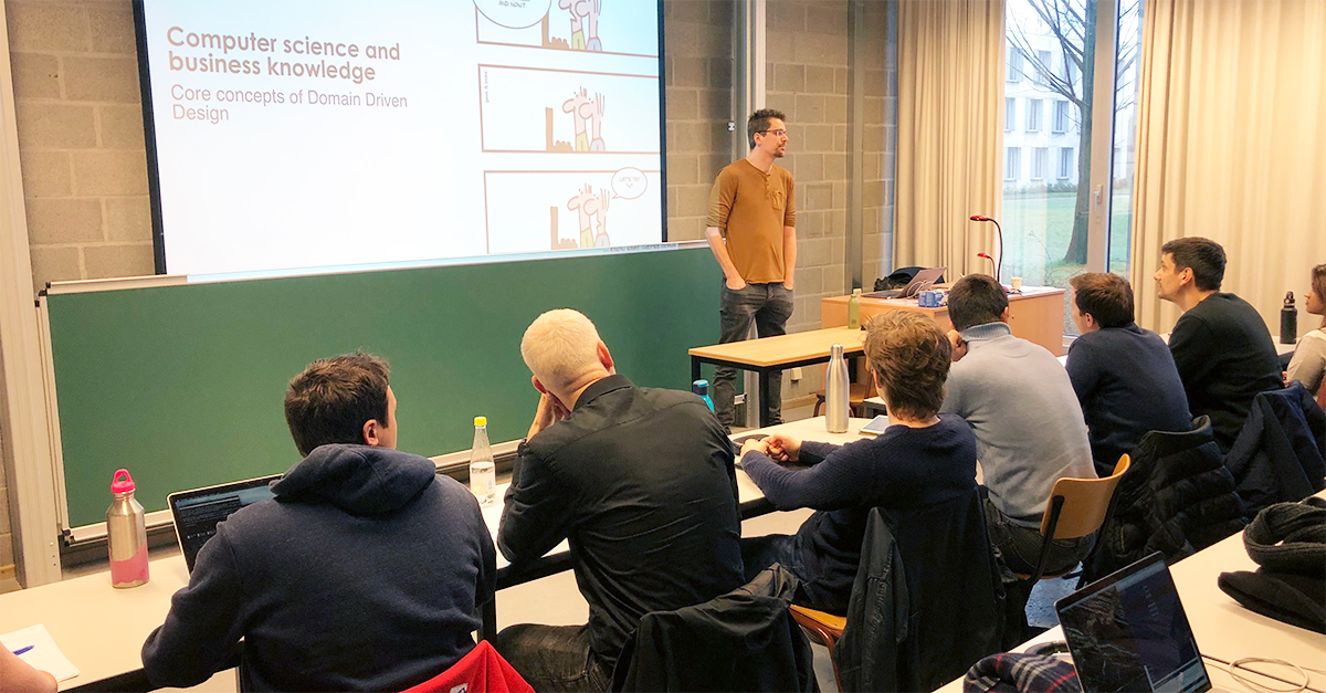 Wannes Rosiers gave a #seminar at <a href="/UAntwerpen/">UAntwerpen</a>. In the course "Case studies in Data Science" #students in #ComputerScience learn from real business cases. Wannes talked about #datascience in our #agile environment and discussed the need of real-time #data processing. Let's preach!