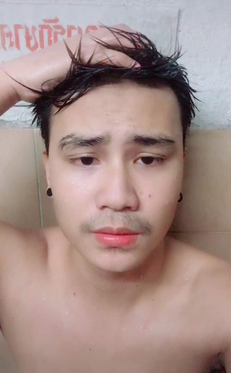 ထိုင္းႏိုင္ငံ စီးပြားေရးၾကေနပီ 🌆ေဈးေရာင္းမေကာင္းေတာ့ဘူး//
လူပဲေရာင္းေတာ့မယ္ ဘယ္သူဝယ္မလဲကြၽန္ေတာ္ကို🙋‍♂//