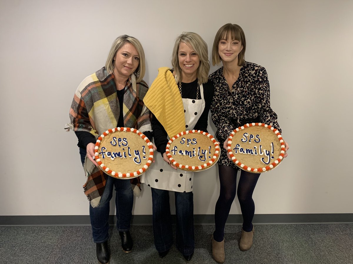 JoelleJladner's tweet photo. With 3 visits today I had to call my helpers @MicheleBTweets @TheMaryCFord .  We were busy last night @SPS_Family bakery!  DELIVERY coming to Troy! https://t.co/DAwznz7gtt
