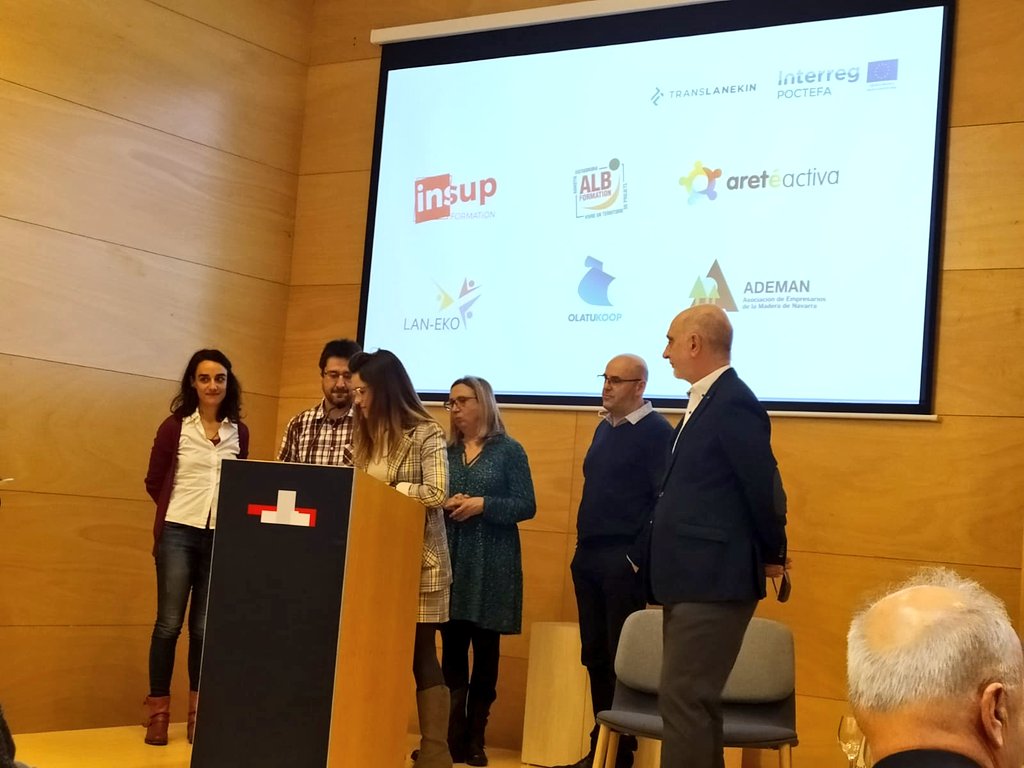 NavarraAdeman's tweet photo. Firma de acuerdo y lanzamiento proyecto #translanekin para impulsar la movilidad transfronteriza @izaskungoni @BIHARTEAN @empleo_na @CTPPOCTEFA @EEN_EU @internac_na @ARETEACTIVA @OlatuKoop https://t.co/pEnVzG3VKG