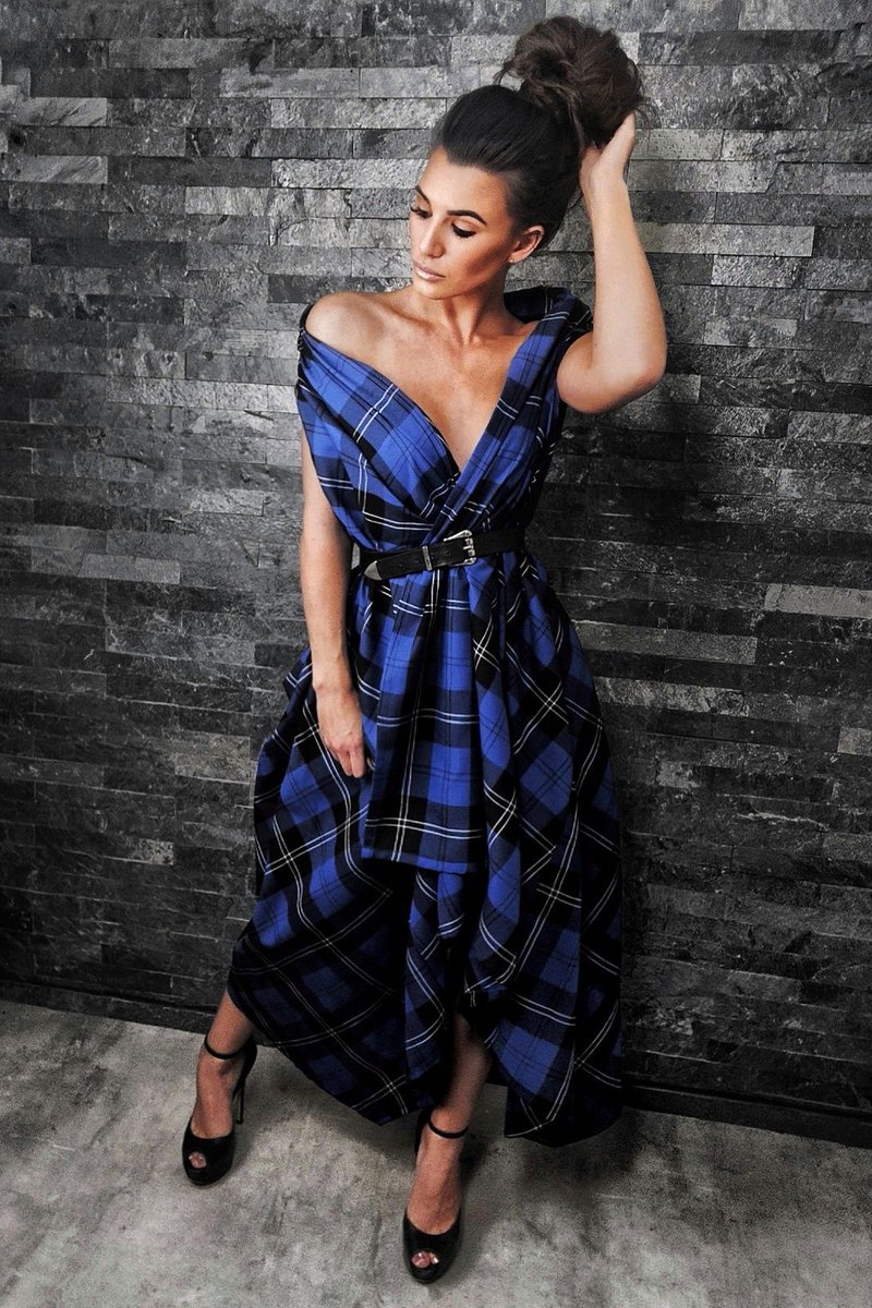 Blue Tartan Raven Dress 💙

SHOP: bit.ly/3abjtGl