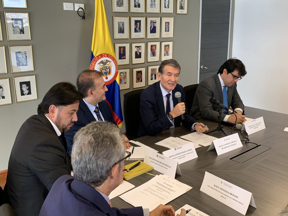 MintrabajoCol's tweet photo. #AEstaHora el ministro del Trabajo, @angelccabrera preside la Comisión Permanente de Concertación de Políticas Salariales y Laborales, @SecTecnCPCPSL. https://t.co/lbbU8zpjPc
