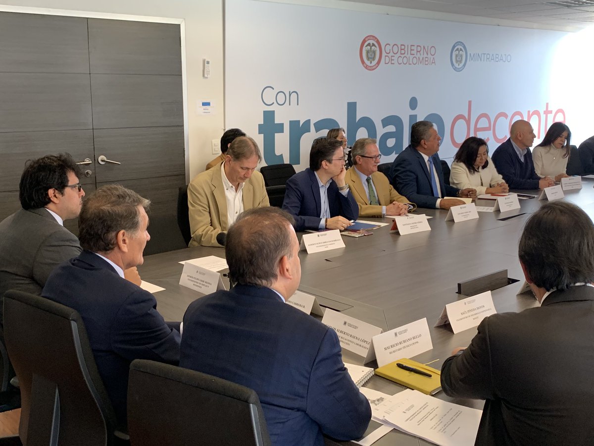MintrabajoCol's tweet photo. #AEstaHora el ministro del Trabajo, @angelccabrera preside la Comisión Permanente de Concertación de Políticas Salariales y Laborales, @SecTecnCPCPSL. https://t.co/lbbU8zpjPc
