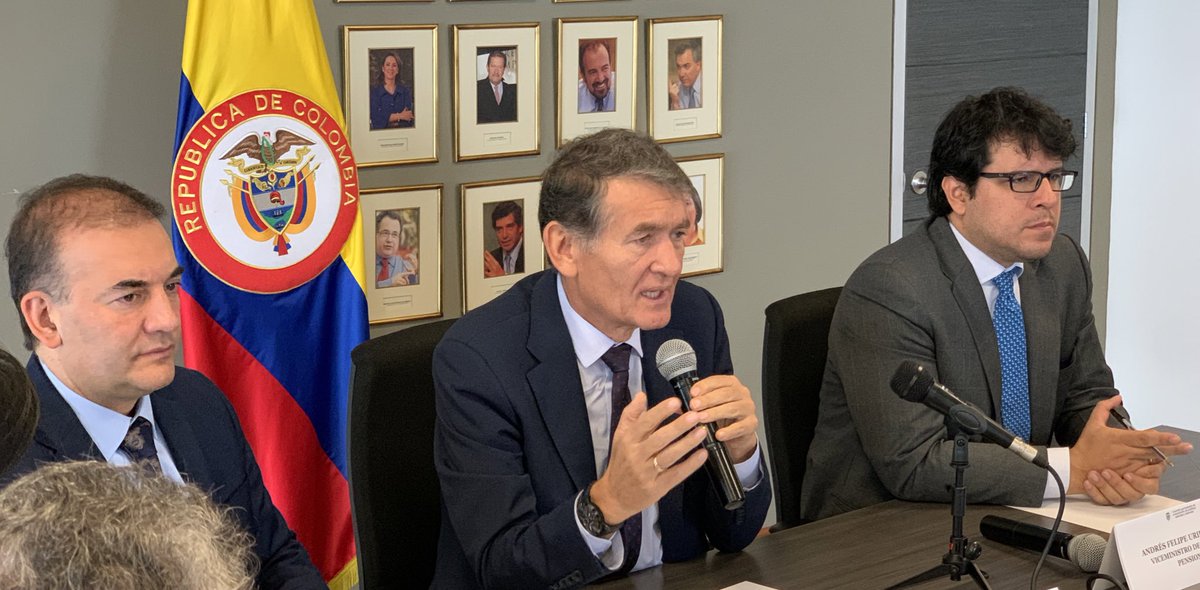 MintrabajoCol's tweet photo. En esta sesión de @SecTecnCPCPSL, el Min. @angelccabrera hace su presentación oficial como jefe de la cartera laboral y hace un acercamiento con los integrantes de la mesa para conocer los avances en materia de #DiálogoSocial entre centrales sindicales, empresarios y el Gobierno. https://t.co/V8U9VGTz3W