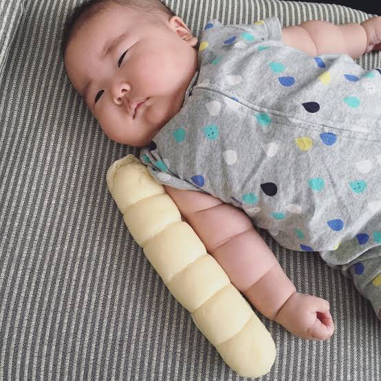 平成を忘れないbot 完全にちぎりパンな赤ちゃんの腕