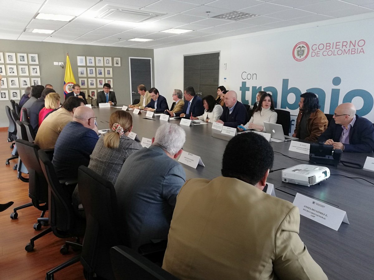 SecTecnCPCPSL's tweet photo. Primera sesión de la Comisión Permanente de Concertación de Políticas Salariales y Laborales 2020 Saludo del Sr Ministro Ángel Custodio Cabrera Báez @MintrabajoCol @ANDI_Colombia @Asobancaria @SAColombia @FenalcoNacional @Acopi_Nacional @cutcolombia @ctccolombia @CGTCol https://t.co/2Kpo9x5OYe