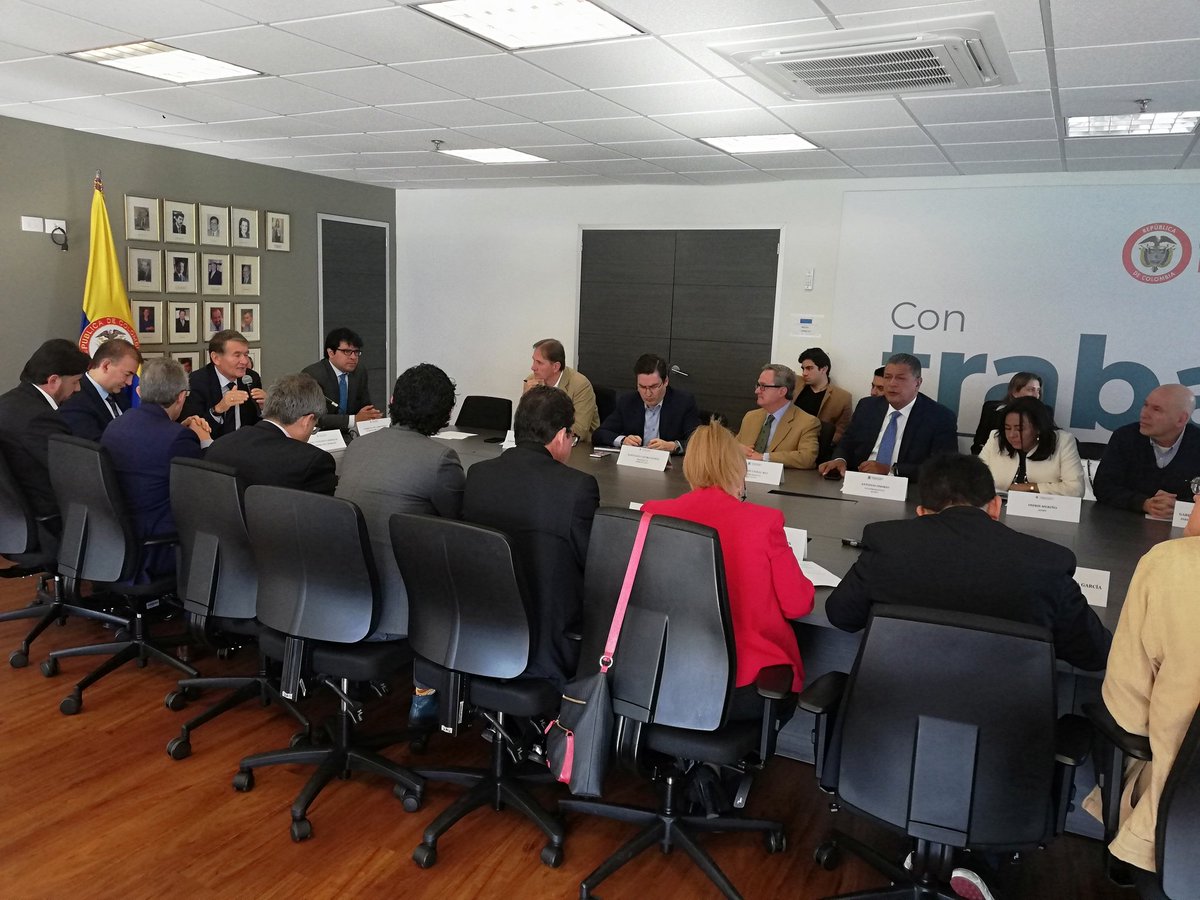 SecTecnCPCPSL's tweet photo. Primera sesión de la Comisión Permanente de Concertación de Políticas Salariales y Laborales 2020 Saludo del Sr Ministro Ángel Custodio Cabrera Báez @MintrabajoCol @ANDI_Colombia @Asobancaria @SAColombia @FenalcoNacional @Acopi_Nacional @cutcolombia @ctccolombia @CGTCol https://t.co/2Kpo9x5OYe