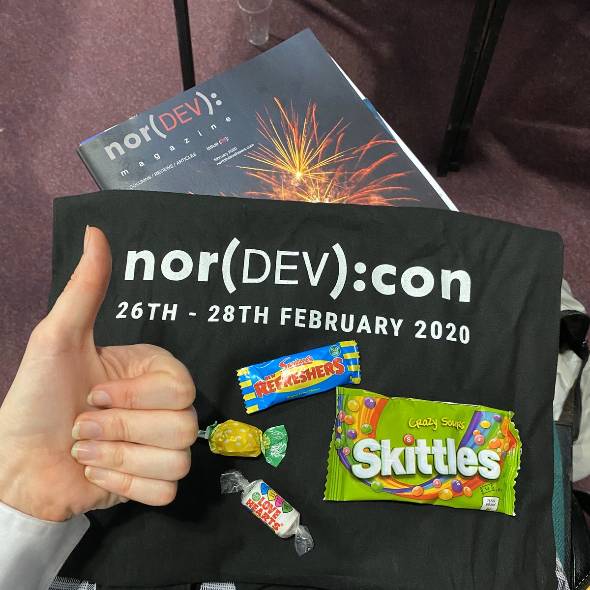 FountainTeam's tweet photo. Daisy: Marketing Manager says I’m posting too many ‘people posing with power point presentations’... so here’s the en pointe 👌 swag bag 🛍🍬 (pen not featured) #NorDevCon2020 #DaisyHasLeftTheBuilding https://t.co/cnGBAM6Ual