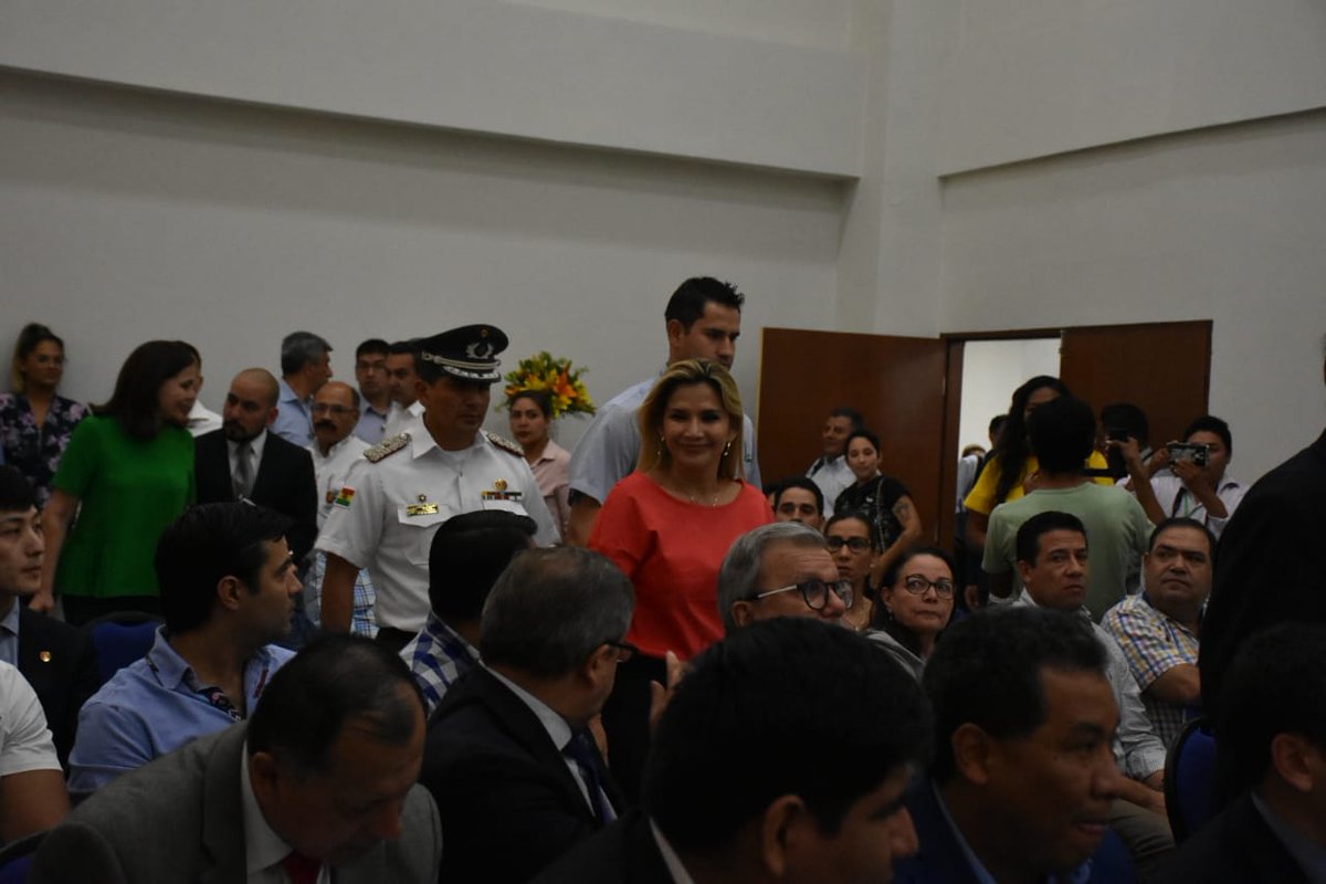 MinPresidencia's tweet photo. La Presidenta Constitucional de #Bolivia @JeanineAnez y el Ministro de la Presidencia @yerko_nunez participan de la presentación de la Estrategia Nacional "Unidos, Libres de Drogas" a cargo del #CONALTID en #SantaCruz.
#ReconstruyendoElPaís
#UnidosParaSanar https://t.co/n9htUmubEM