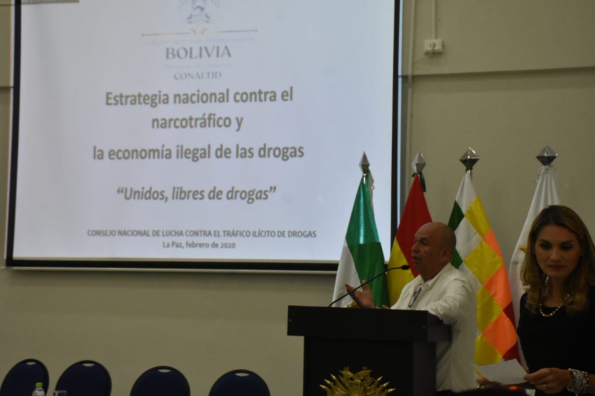 MinPresidencia's tweet photo. La Presidenta Constitucional de #Bolivia @JeanineAnez y el Ministro de la Presidencia @yerko_nunez participan de la presentación de la Estrategia Nacional "Unidos, Libres de Drogas" a cargo del #CONALTID en #SantaCruz.
#ReconstruyendoElPaís
#UnidosParaSanar https://t.co/n9htUmubEM