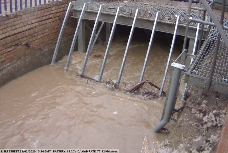 Paul_Reeves's tweet photo. We are keeping a close watch on all the grid screens across the @EnvAgencyMids area like these in #Leicestershire. If we identify a blockage we will dispatch our field team immediately.

Our remote monitoring system is essential to help us manage #floodrisk to communities. https://t.co/ej48XlpbL0