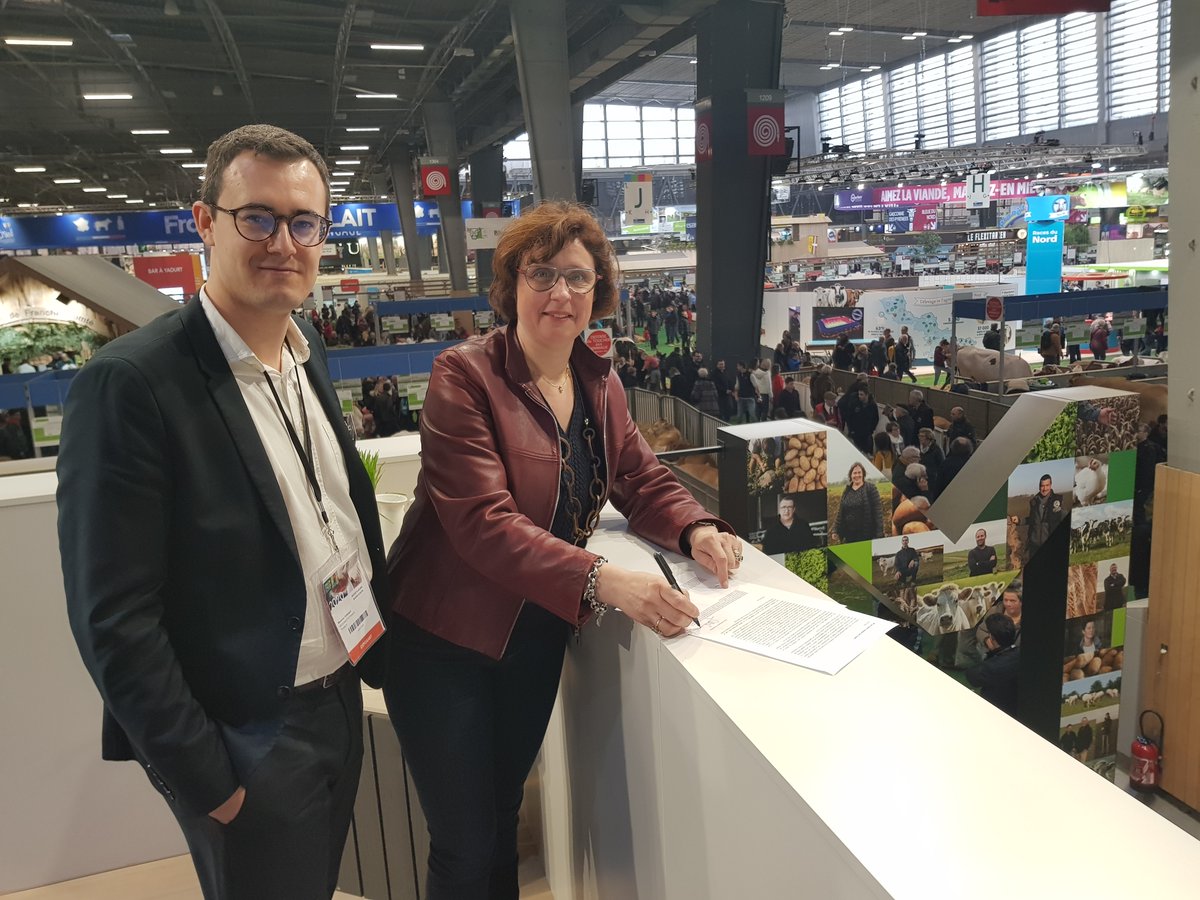 McDonald's France Newsroom (@mcdofr_newsroom) on Twitter photo #SIA2020, 🖋 <a href="/McCainFSFrance/">McCain Foodservice France</a> signe un partenariat avec la fondation @EarthWorm_Fr sur la #biodiversité, la régénération des sols et le stockage du carbone concrétisé par un projet pilote en <a href="/hautsdefrance/">Région Hauts-de-France</a>. #McDoSIA20ans #SIA2020, 🖋 <a href="/McCainFSFrance/">McCain Foodservice France</a> signe un partenariat avec la fondation @EarthWorm_Fr sur la #biodiversité, la régénération des sols et le stockage du carbone concrétisé par un projet pilote en <a href="/hautsdefrance/">Région Hauts-de-France</a>. #McDoSIA20ans