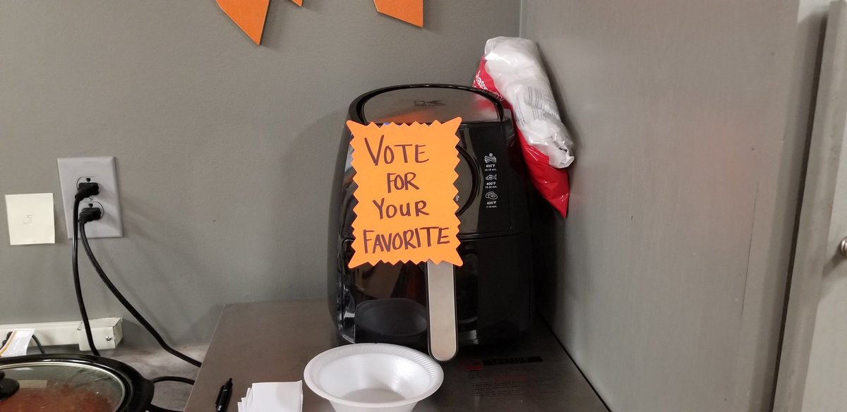 CHILI COOK OFF AT <a href="/HD3867/">Springfield Home Dep</a> 
@GardnerD187 <a href="/kelly_broyles/">Kelly Broyles</a> <a href="/HomeDepot/">The Home Depot</a>