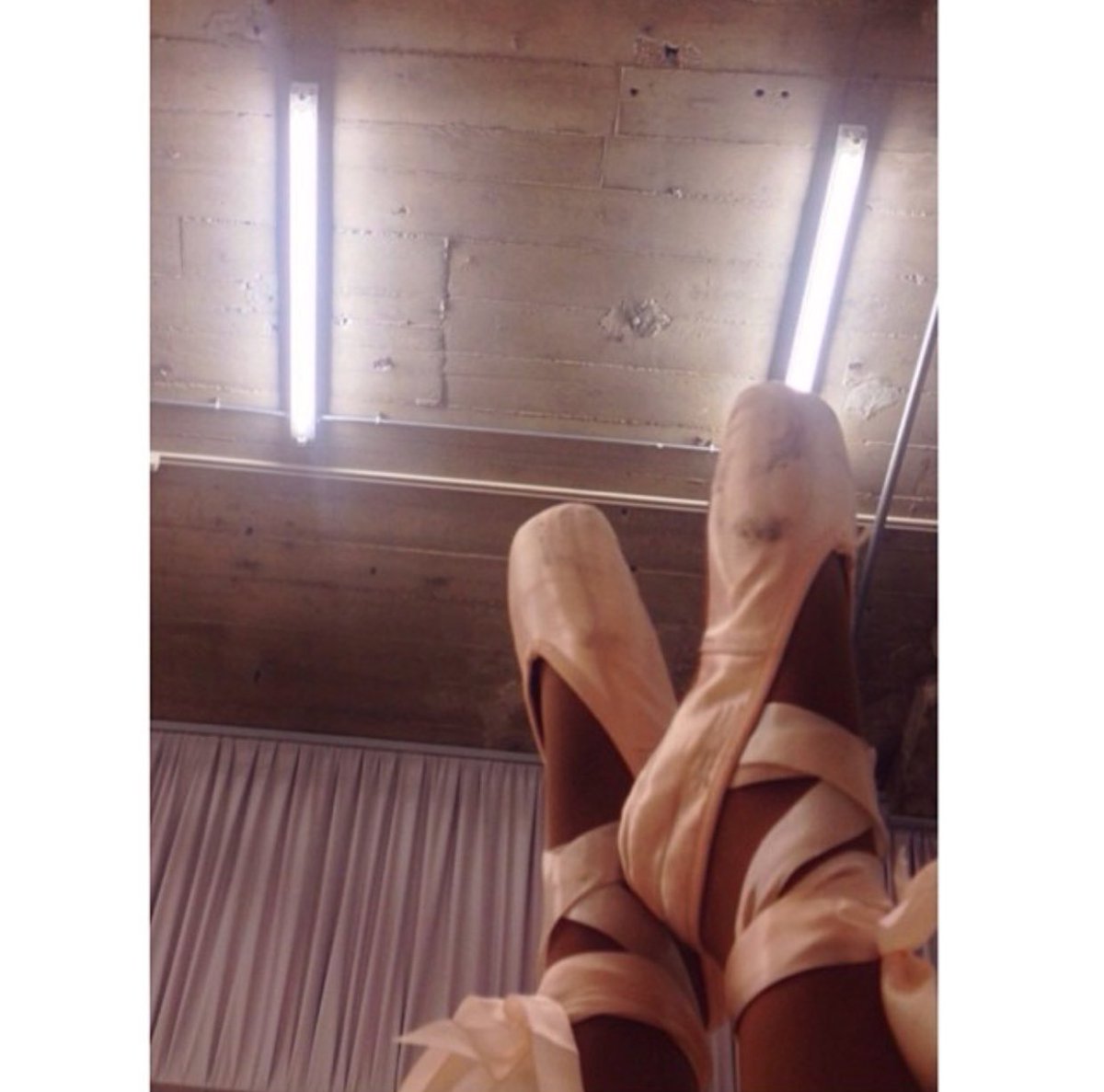 throwbackagb's tweet photo. Ariana via Instagram 6 years ago today ‘coming soon’ &amp; ‘I promise they will be properly tied for the video shoot’ (28th February 2014) https://t.co/us9eNVQ2fG