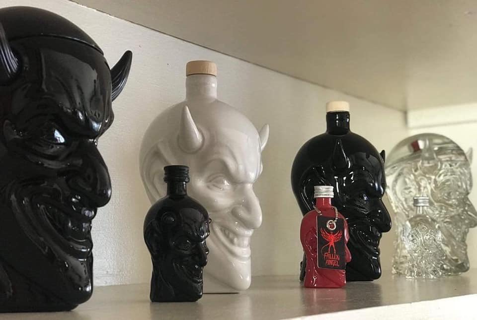 Have you got a leap year proposal? <a href="/FAngelDrinks/">Fallen Angel</a> we propose that you try our Blood Orange Gin &amp; Spiced Rum 😀.                                                       #gin #rum #LeapYear #proposal #February29th #weekend #ceramic #chilli #vodka