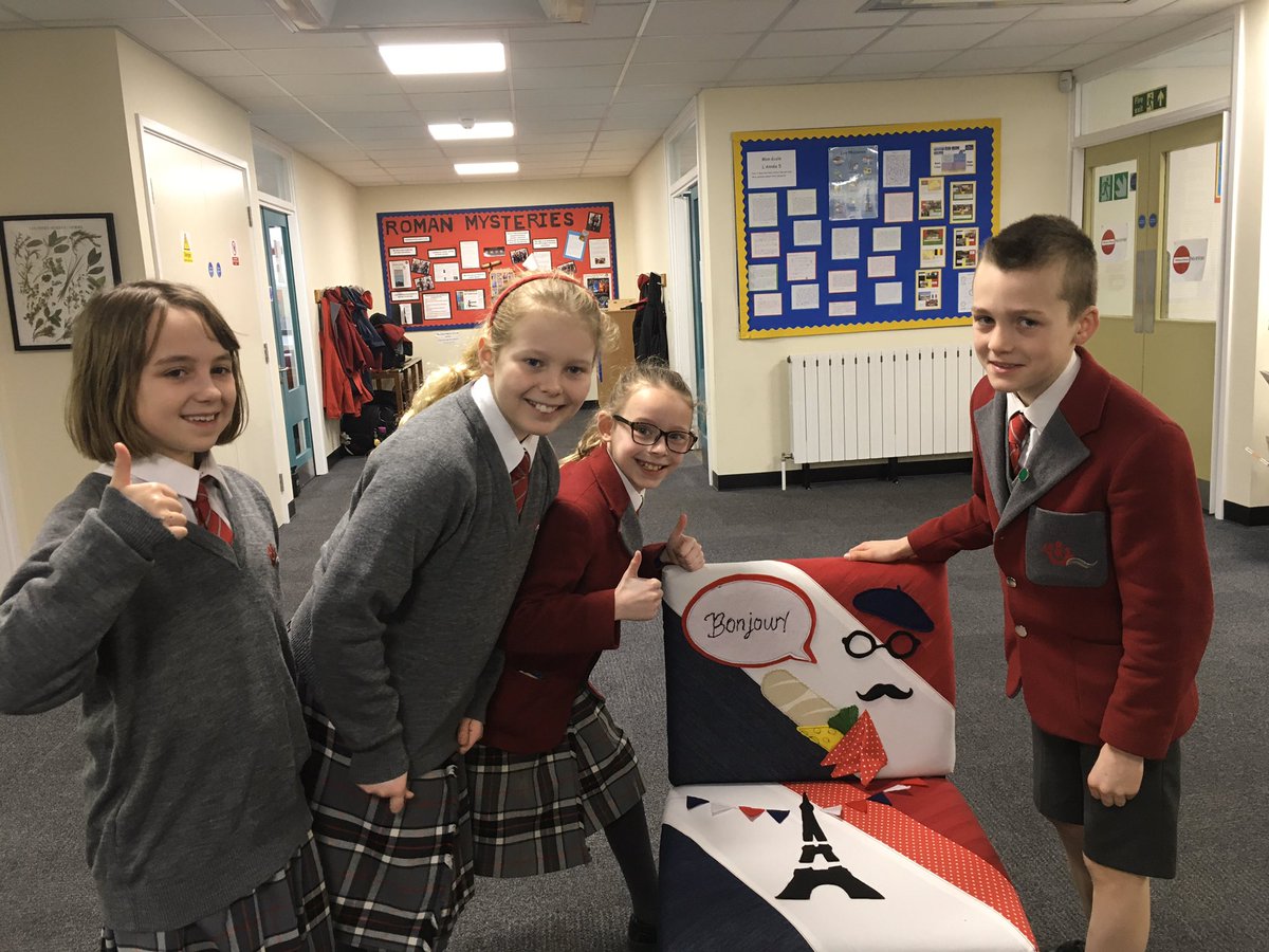 YMS_Languages's tweet photo. Great excitement in MFL today when Mme Butler took delivery of her refurbished chair. Merci Mme Hayter! C’est incroyable 🇫🇷😀👏🏻 https://t.co/KCLRVDW6yk