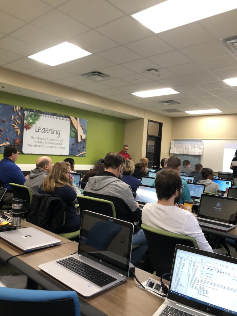 APwithKelly's tweet image. All ready for the @CollegeBoard #APComputerScienceA workshop hosted by AP Reader and consultant Ria. Our 29 @HillsboroughSch teacher attendees are ready to learn, share and collaborate. @TampaBaySTEM @HCPS_All_In #STEM #APCSA #APCSP