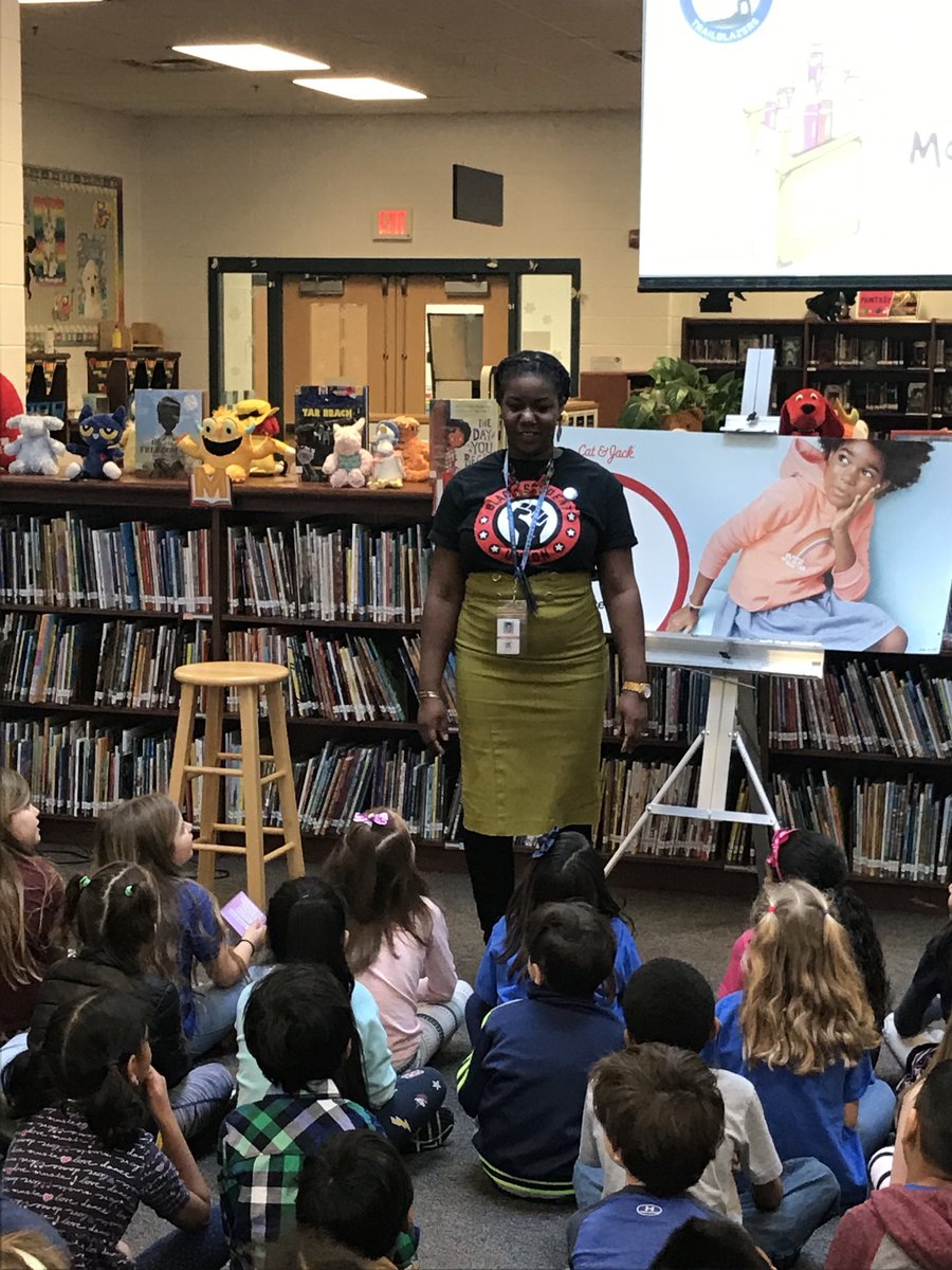 Discovery_elem's tweet photo. Discovery is extremely proud to have @BellenTheBee sharing ways to celebrate every child feeling valued, respected, and seen! Authentic learning at its best! @BsandQs #lcps19 https://t.co/9cdnCqAxGI