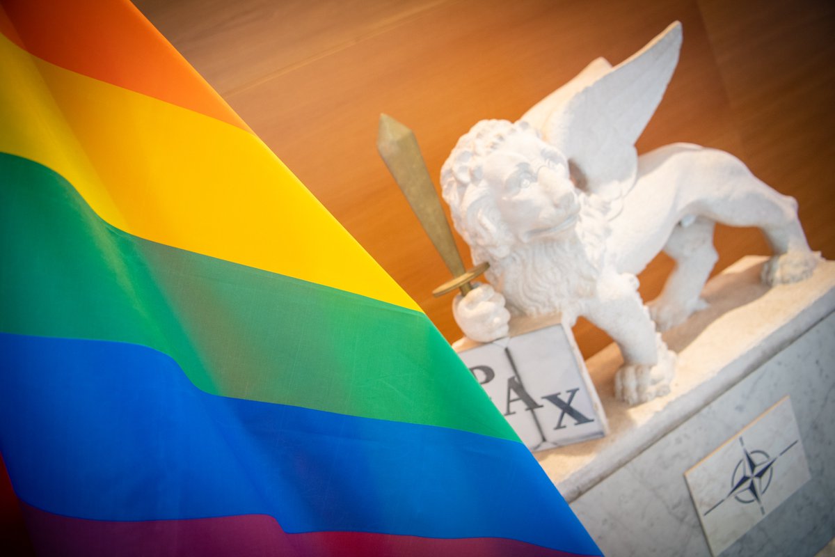 JFC_Naples's tweet image. 20 in 2020 – today, on Purple Friday @JFC_Naples the British military contingent, along with many friends from our rainbow of nations, celebrated the 20th anniversary of the lifting of the ban on LGBT personnel serving in the British Armed Forces #acceptancewithoutexception