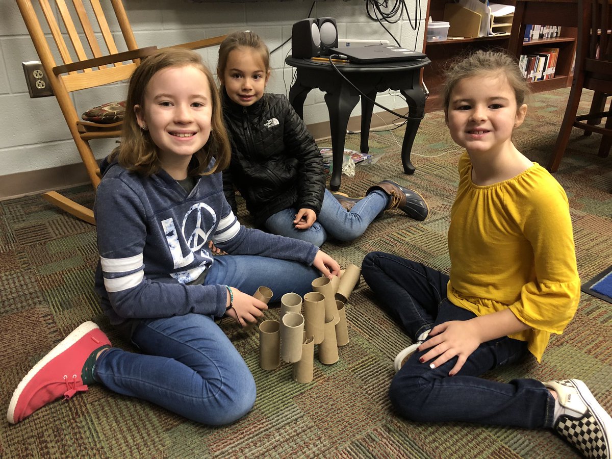 ConwayElementa1's tweet photo. Try this activity at home with your family. You only need toilet paper rolls &amp; scissors. Set a timer for 10 minutes &amp; build a tall structure as a family or as individuals. Discuss what worked &amp; what didn’t work after. Try again with new ideas. Fun, fun, fun! #HCSLibraryMedia https://t.co/YyT6uAQG1b