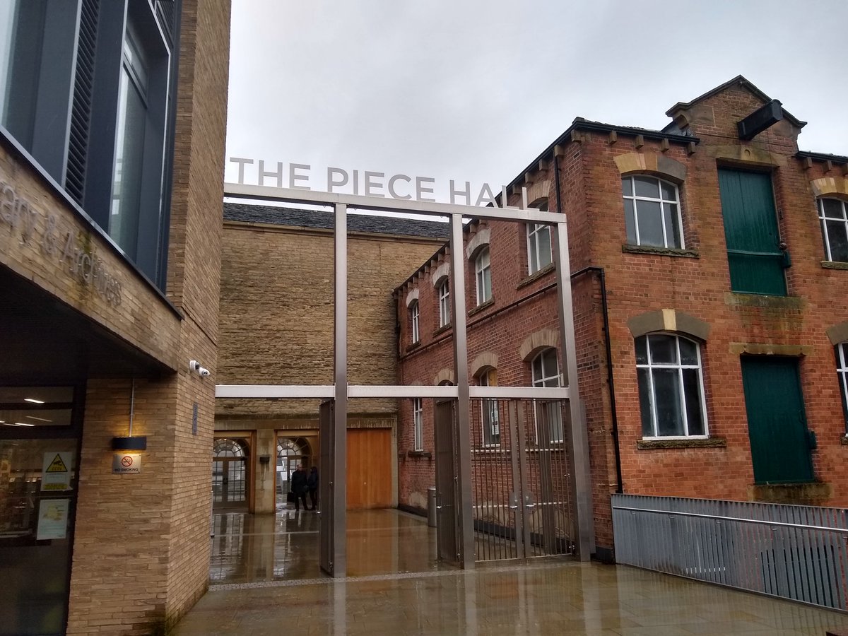 LukeEQRisk's tweet photo. Nice day out of the office @ThePieceHall @LastFridayClub . Pity about the #rain.
@TradingRoomsTPH #LastFridayClub https://t.co/wzswg6wJ0x