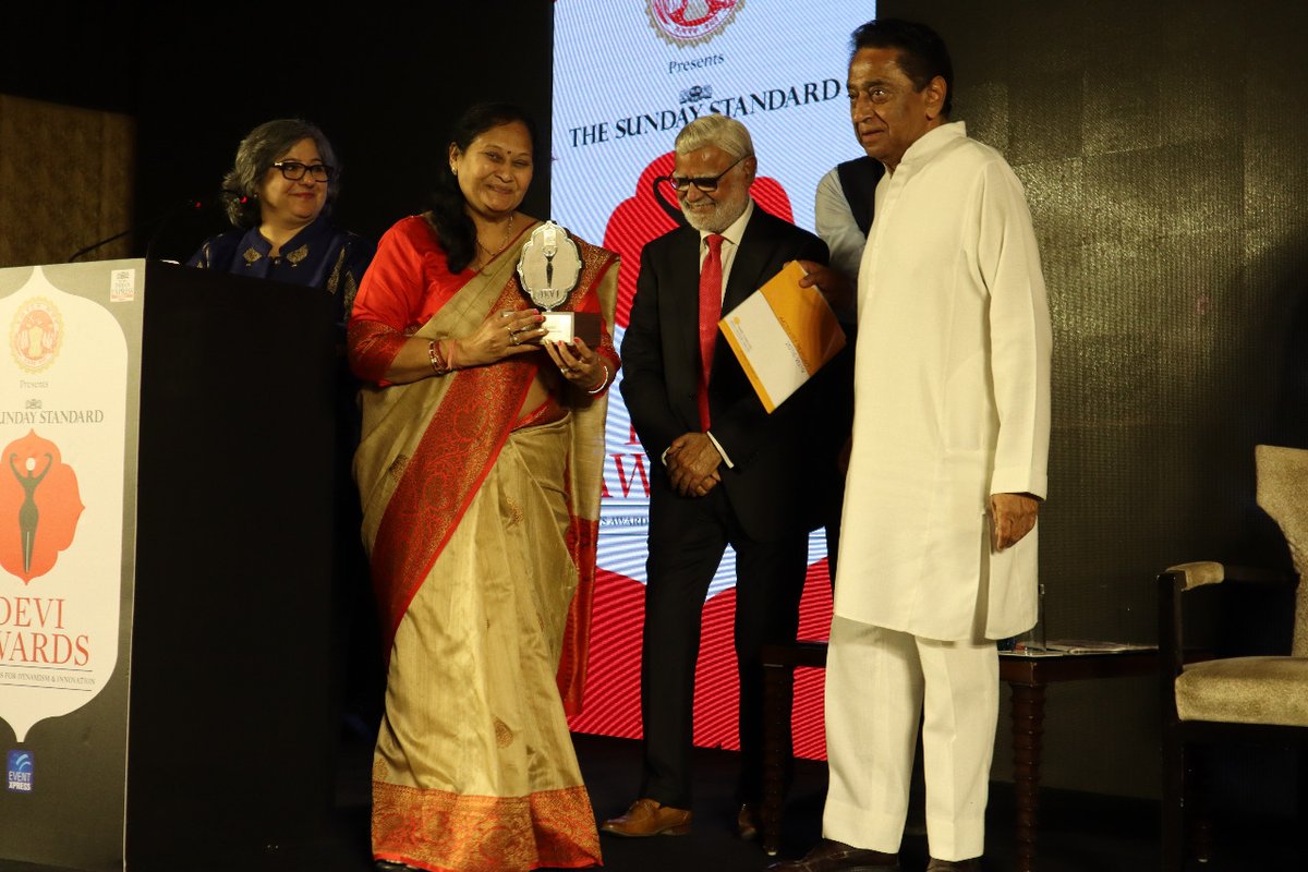 NewIndianXpress's tweet photo. @Devi_Awards @Eventxpress @PrabhuChawla @Eddybirdman @CMMadhyaPradesh @gsvasu_TNIE @indulgexpress @OfficeOfKNath @JanakPalta @mvishwakarmaa Madhya Pradesh CM @OfficeOfKNath presents the award to our Devis Usha Jain, Muskan Ahirwar, Bhawna Dehariya and Aryama Sanyal at #DeviAwardsIndore.
@PrabhuChawla @indulgexpress @Devi_Awards @Eventxpress  @gsvasu_TNIE @JansamparkMP https://t.co/h7YAwns4iB