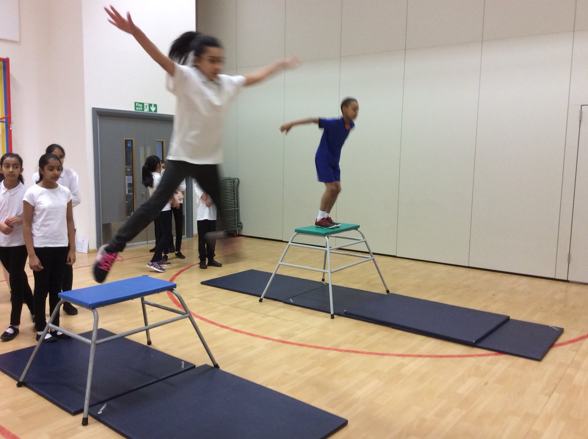 Clarendon6P's tweet photo. Year 6 have loved their first gymnastics lesson with @BTGymnastics https://t.co/1Pt41F6Akl