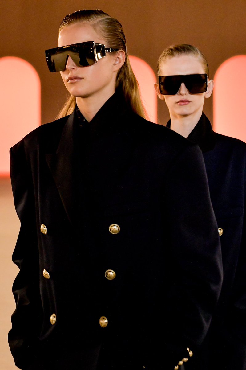 KCDworldwide's tweet photo. Today at the @balmain Fall/Winter 2020 women’s show, the classic Jolie Madame silhouette and iconic blazer with one- of-a- kind tailoring, take over the runway, highlighting the #BALMAINEYEWEAR by #Akoni. 
#PFW https://t.co/A4veVCMOaY