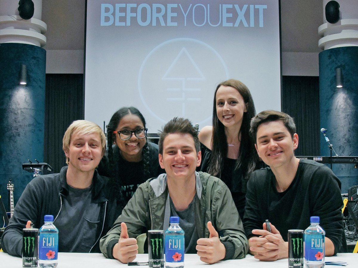 byeaussie's tweet image. happy 3 years ☺️ @beforeyouexit