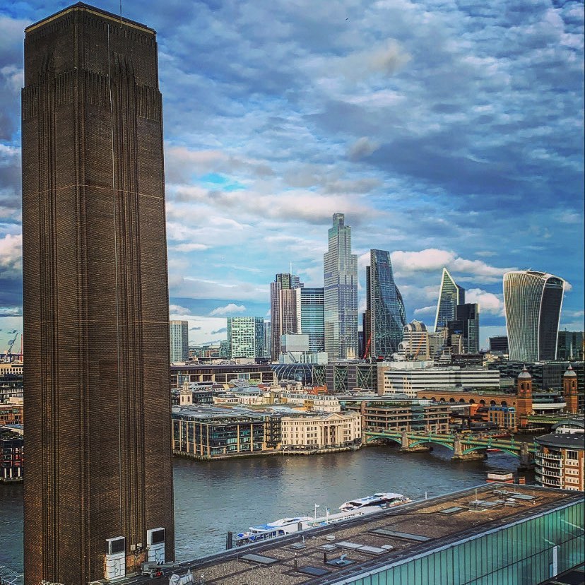 StrawberryTours's tweet photo. 🇬🇧The Tate Modern is one of the most renown international contemporary art museums in the entire world! 🇬🇧
.
.
.
#StrawberryTours #StrawberryToursLondon #disruptingtheindustry #creativefreetours #responsibletravel #London #LondonTour #uk #walkingtour #TateModern https://t.co/16oH1lJXgy