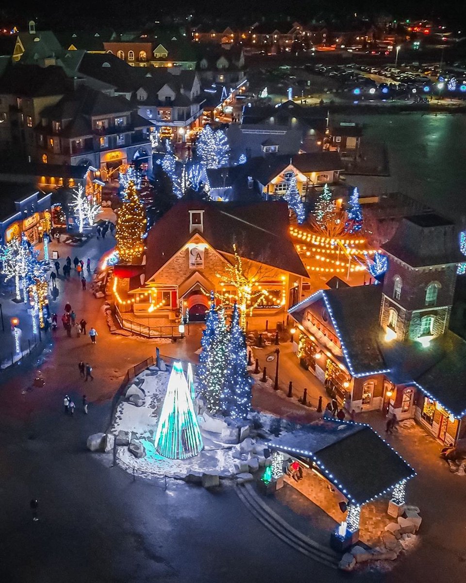 BlueMtnVillage's tweet photo. Captured: Millions of glowing lights illuminating our Blue Mountain Village ✨⁣⁣ Have you visit the Dream Trail? Hashtag #Blumination or mention us to be featured! 
⁣
📷: @MKE11Y https://t.co/rQYPU97XR4