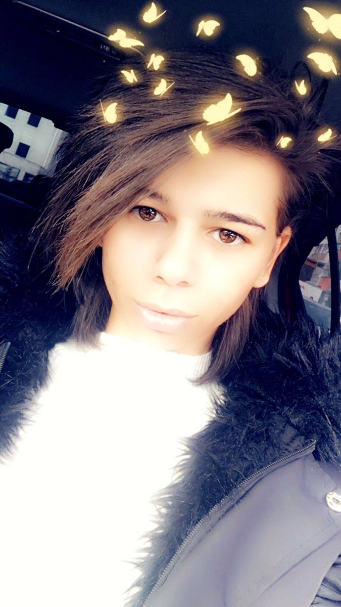 677_07's tweet photo. Slm yerim Kurtköy de yaşım 18 
(0534 677 07 91)💋💋💋💋
#kurtköygay #kurtkoytravesti https://t.co/xifBNsLlO5