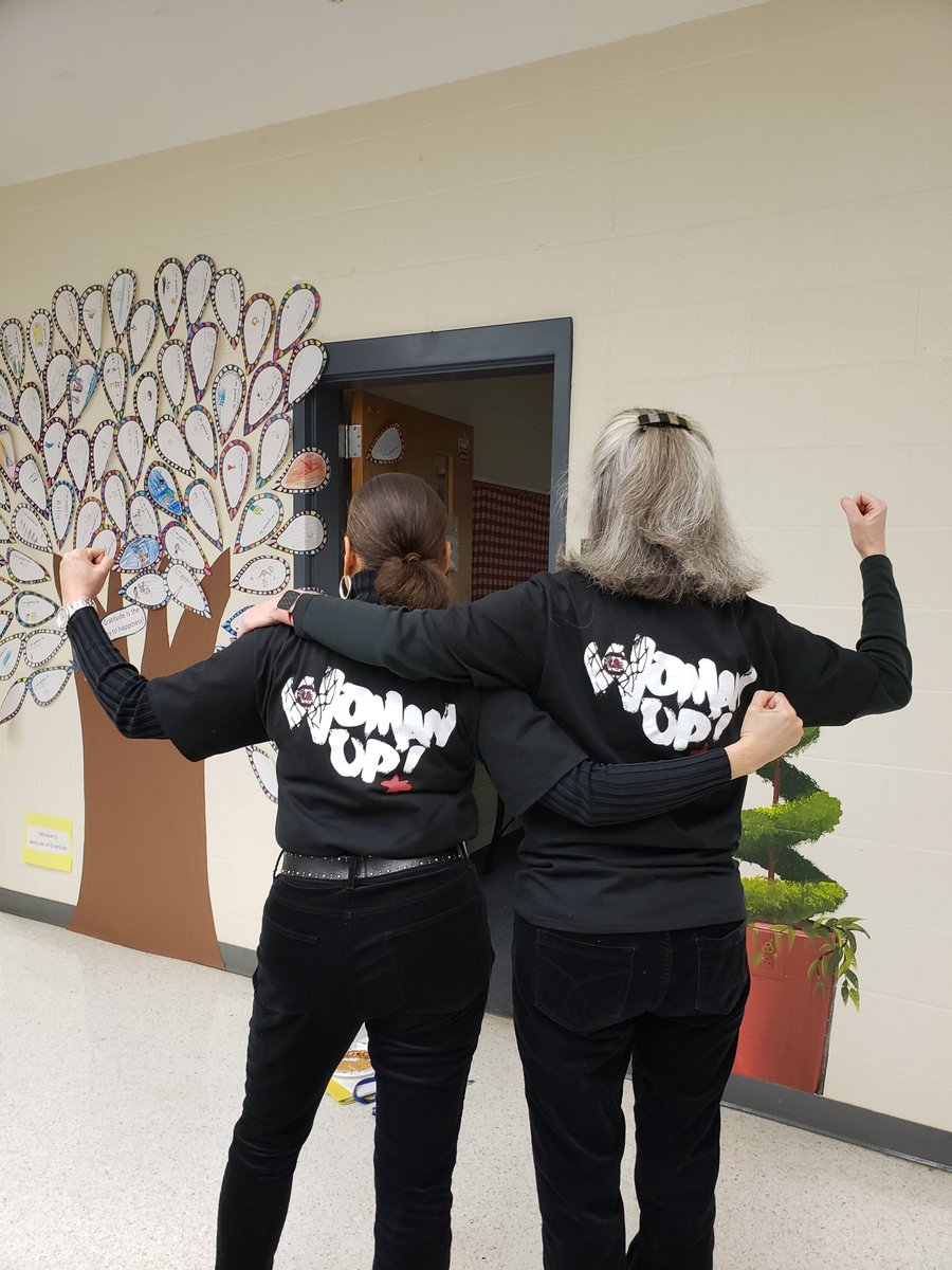cclarkson2's tweet photo. We are United! @SEstarsR2 @LDawkins14 @dawnstaley @DrBaronDavis #premierstars #SEBHSPIRITWEEK https://t.co/Wz5ZqjD4gh