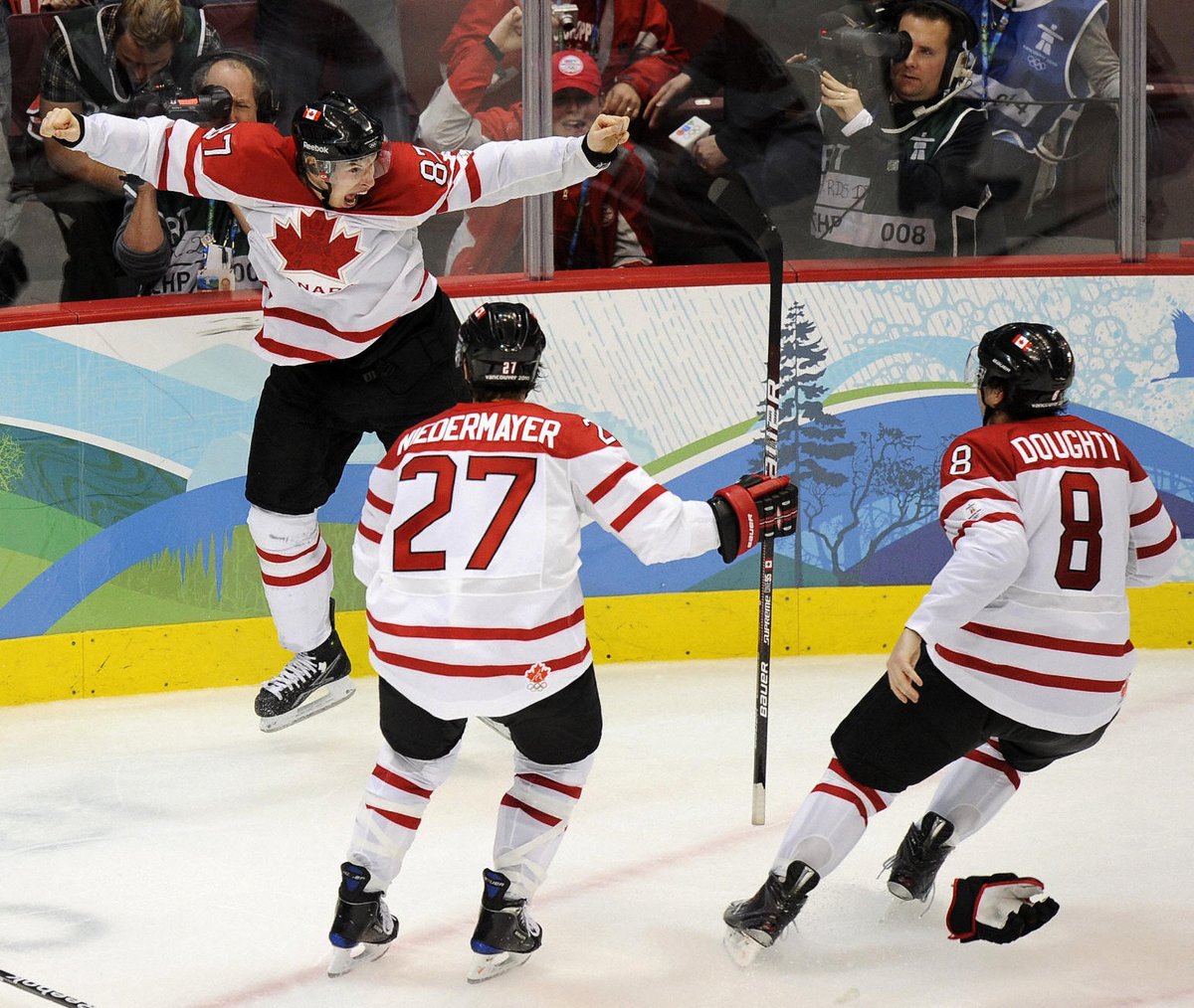 Hockey Hall of Fame on X: OTD in 2010: Sidney Crosby scores the 'golden  goal' and Canada takes home the gold medal at the Vancouver Olympics #HHOF   / X