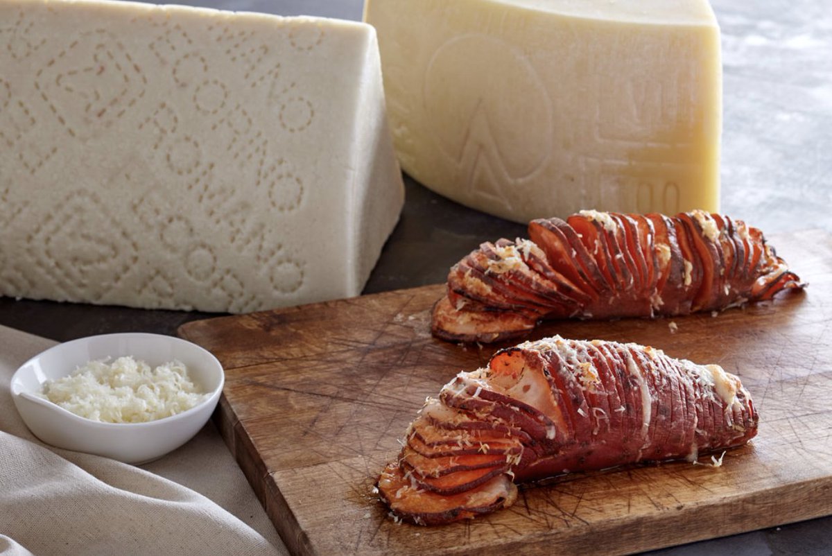 UncommonEurope's tweet photo. Hasselback Sweet Potatoes Stuffed with PECORINO ROMANO PDO are impressive to see, delicious to eat but so simple (shhhhh)! https://t.co/HgQIaigu6d https://t.co/sabaA1ejSI