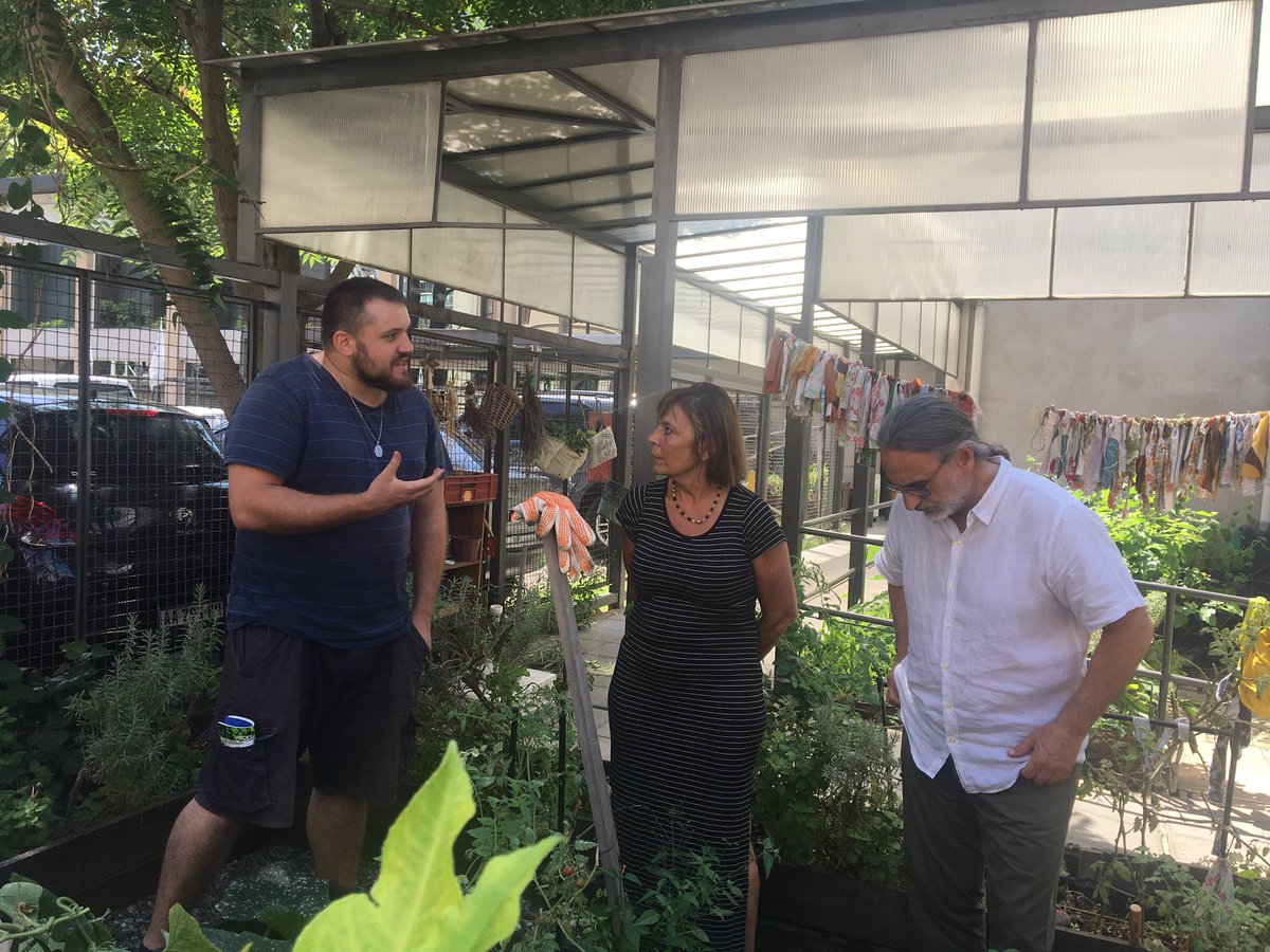 MarPalam's tweet photo. Capacitación “Huerta Organica Urbana” a cargo de  de técnicos del área de #Alimentos de @AgriculturaAR 
Un gran equipo de la #CTEB-Movimiento Evita! 
Se transformaron en multiplicadores y proveedores de un sistema de produccion sostenible! 🍃Felicitaciones!!!! https://t.co/IMf23ENlLX